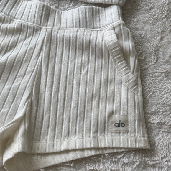 ALO Yoga Women's White Ribbed Shorts - Picture 2 of 5